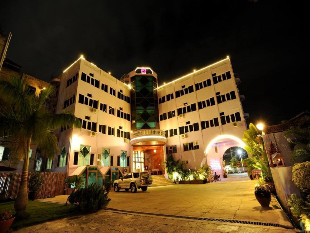 מנדלאי Kyi Tin Hotel מראה חיצוני תמונה