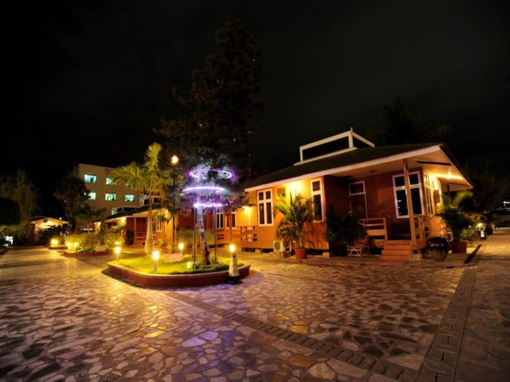 מנדלאי Kyi Tin Hotel מראה חיצוני תמונה
